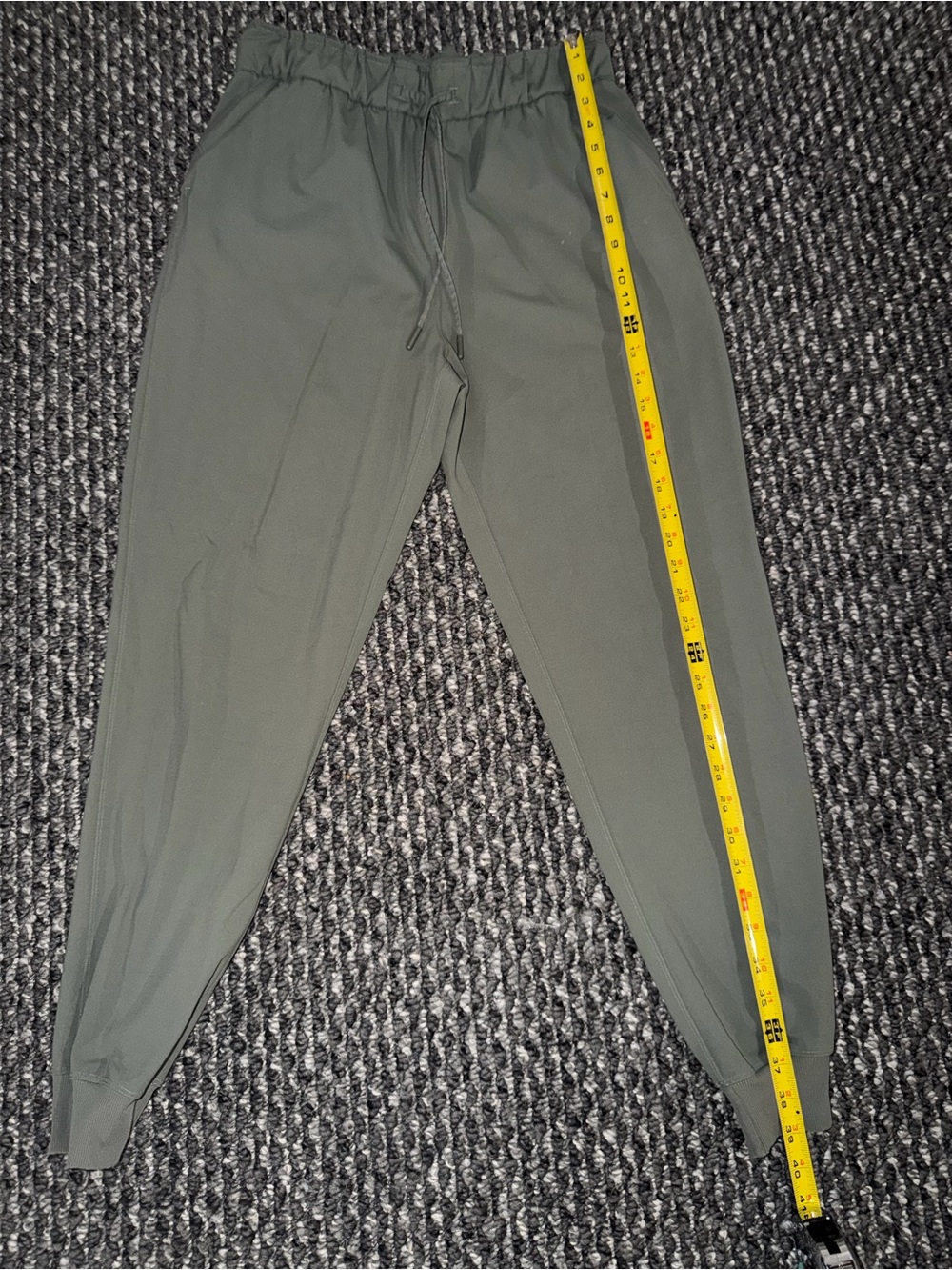 Lululemon women’s Olive Green Drawstring Jogger Pants